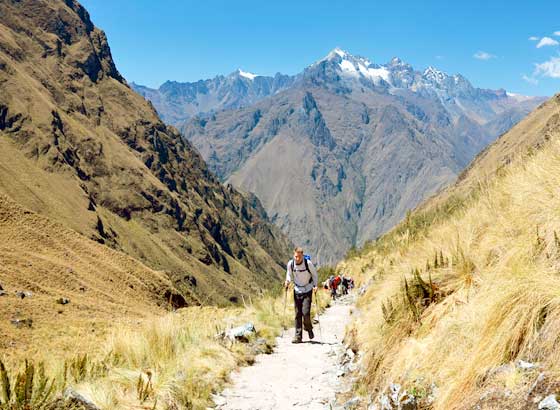 HOW TO BE COMFORTABLE ON THE INCA TRAIL TO MACHU PICCHU
